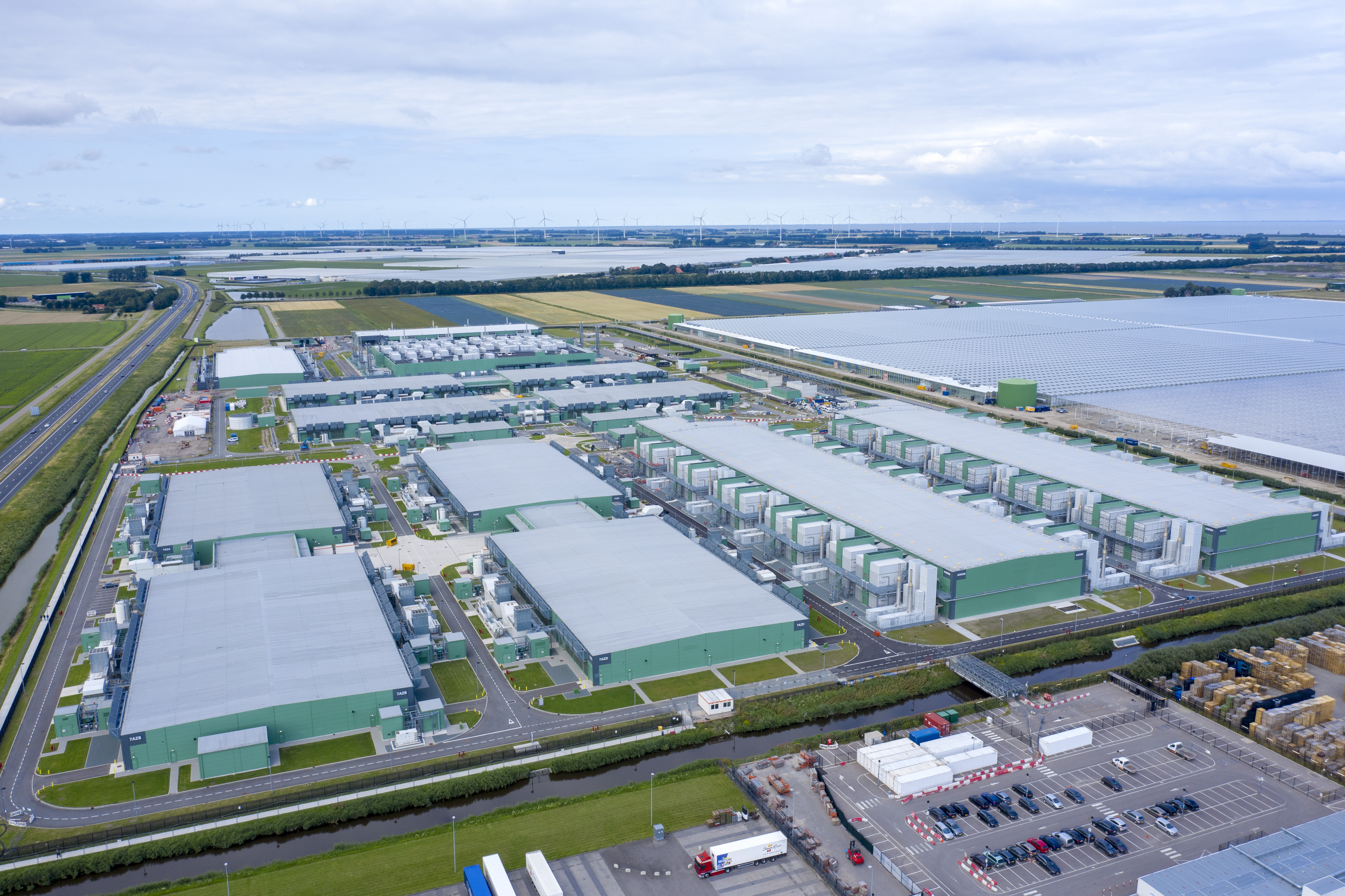 Large-scale AI data center campus